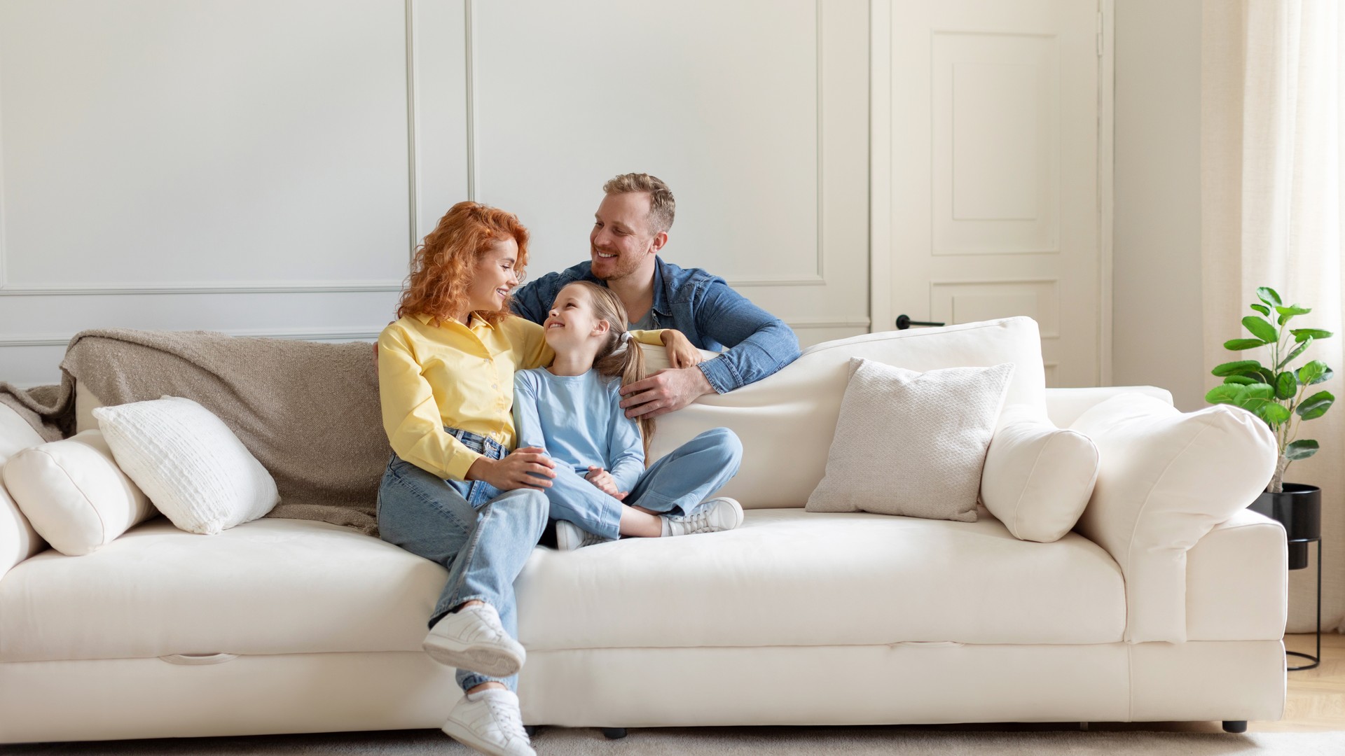 What Head Lice Can And Can't Survive On Your Furniture featured image